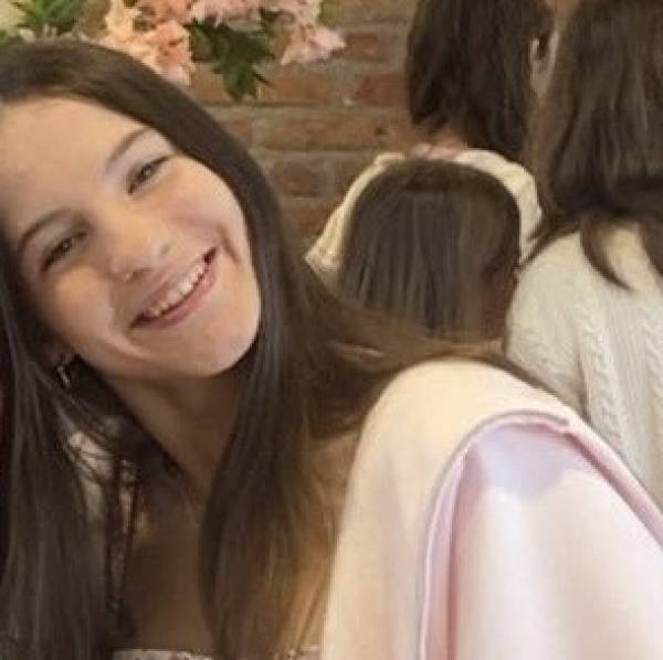 modelka s ID 0102IIXG4I p021