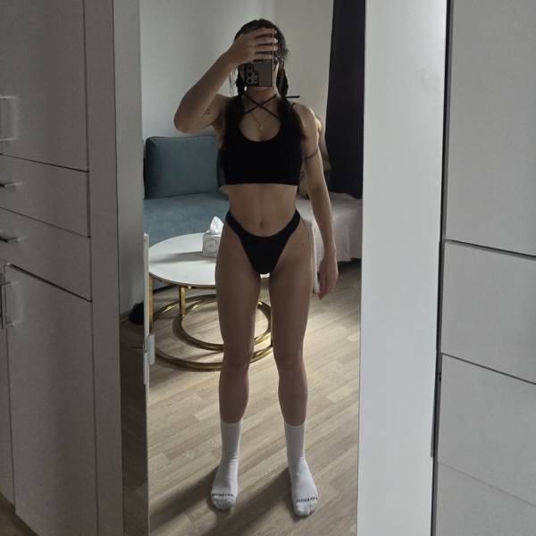 modelka s ID 0102IJ6LQ0 p031