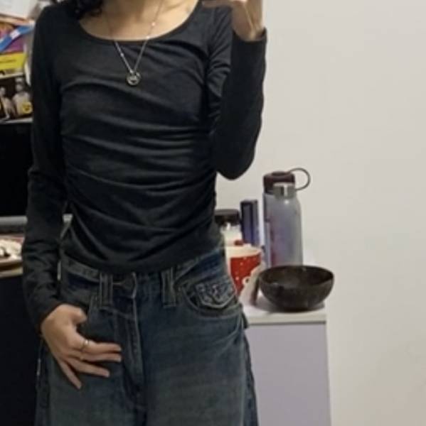 modelka s ID 0102IKD84H p031