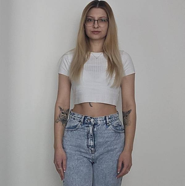 modelka s ID 0102IONK1S p031