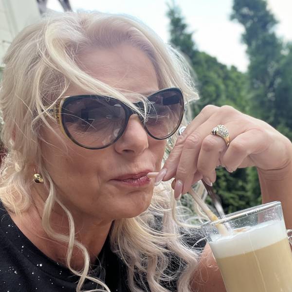 modelka s ID 0102IQHIGY p021