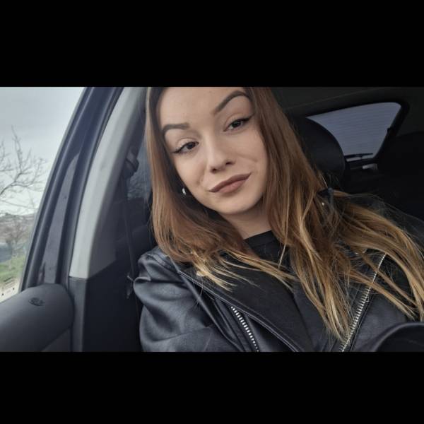 modelka s ID 0102IT84IX p021