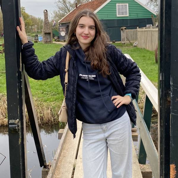 modelka s ID 0102IU4K9B p031