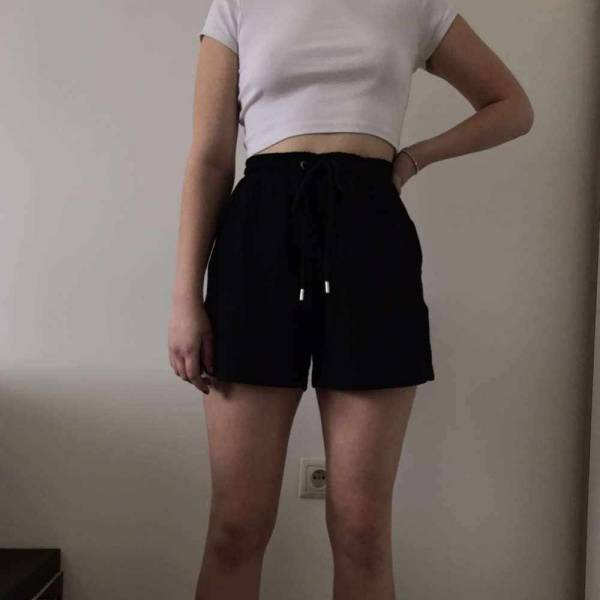 modelka s ID 0102IW8ZT6 p031