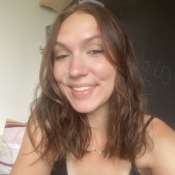 modelka s ID 0102IZB93H p021
