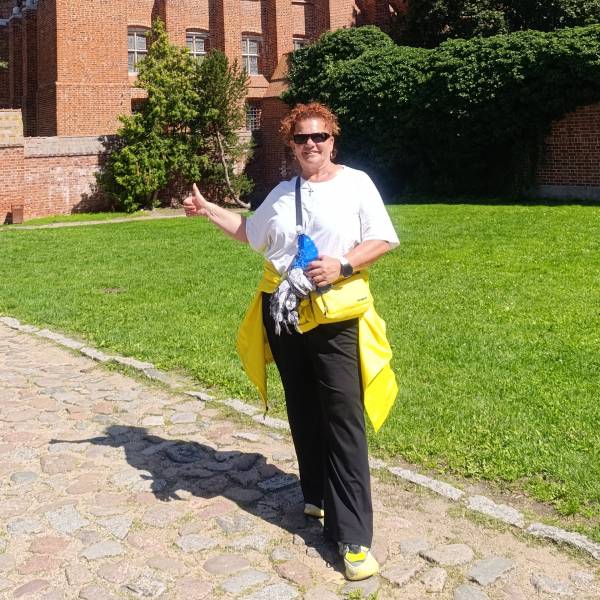 modelka s ID 0102J0ZUQA p031