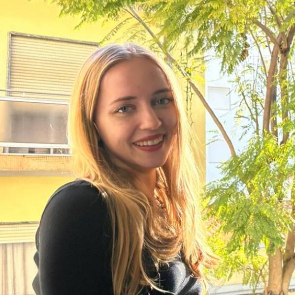 modelka s ID 0102J22DOY p021