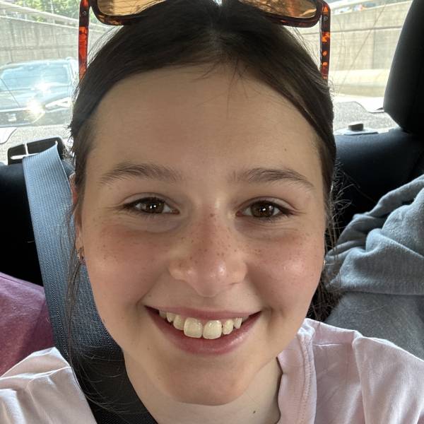 modelka s ID 0102J2KWY8 p021