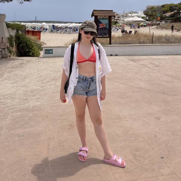 modelka s ID 0102J2KWY8 p031