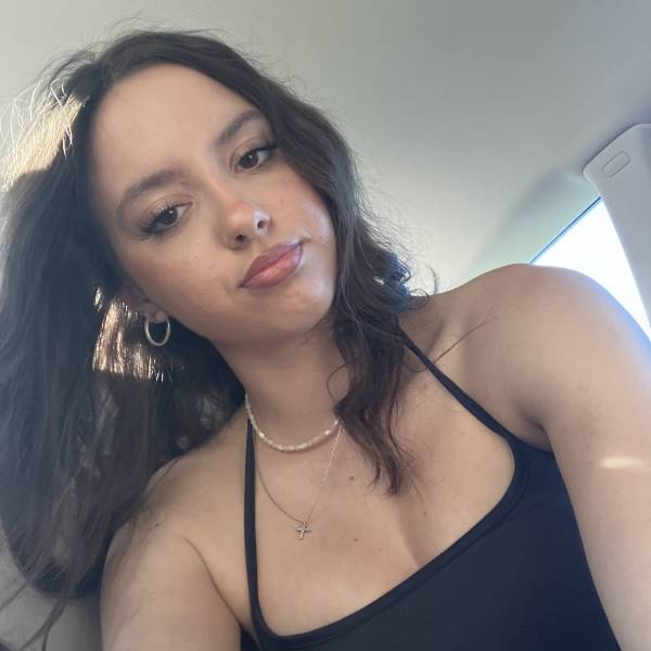 modelka s ID 0102J3ZV6E p021