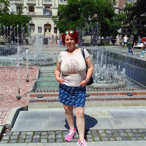 modelka s ID 0102J6XTTA p031