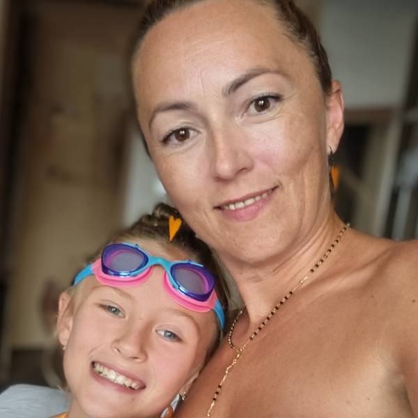 modelka s ID 0102J8BJQ2 p021