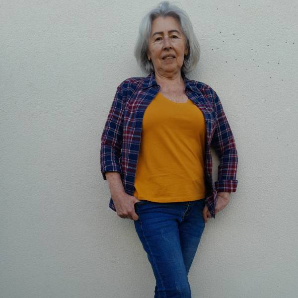 modelka s ID 0102J8CJBN p021