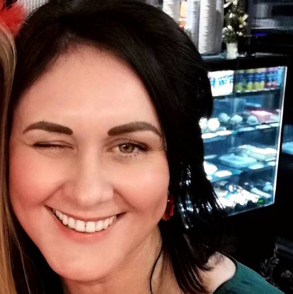 modelka s ID 0102J8NKTE p021