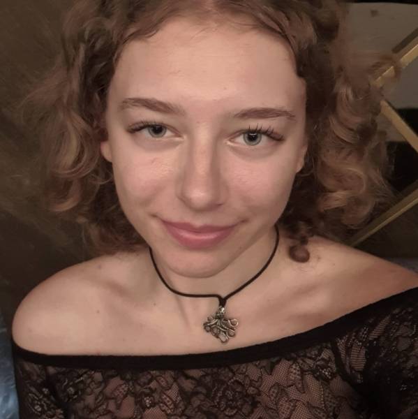 modelka s ID 0102JAOBZ4 p021