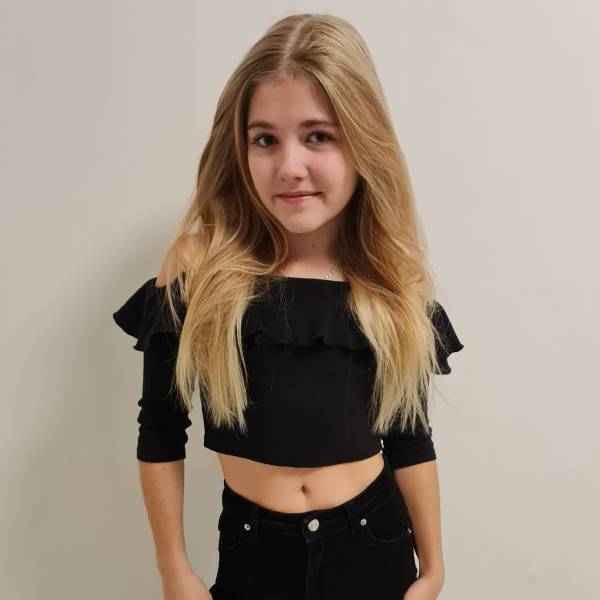 modelka s ID 0102JB6F6F p031