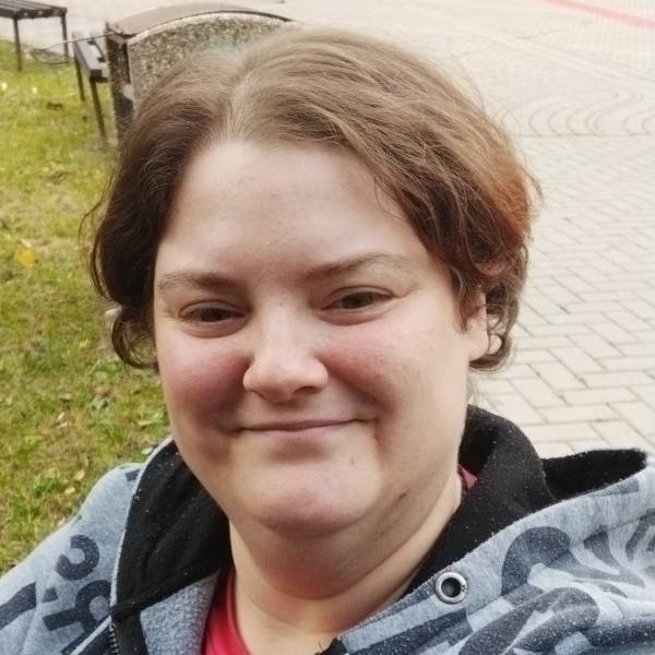 modelka s ID 0102JG95LU p021