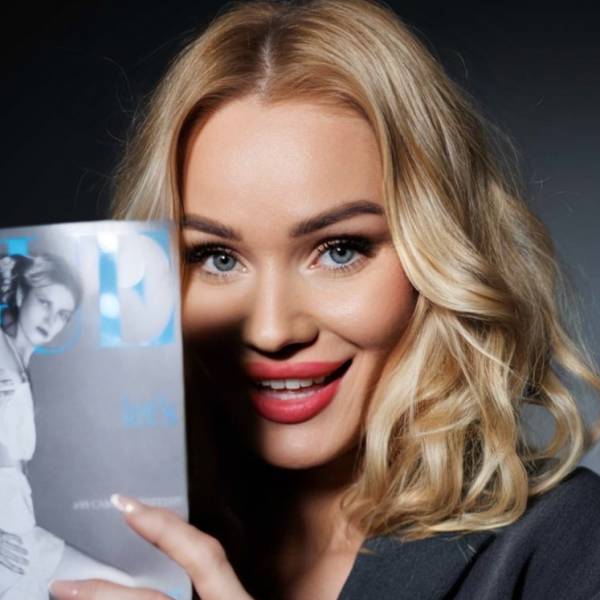 modelka s ID 0102JIQZEM p021