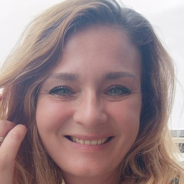 modelka s ID 0102JIU2Z3 p021