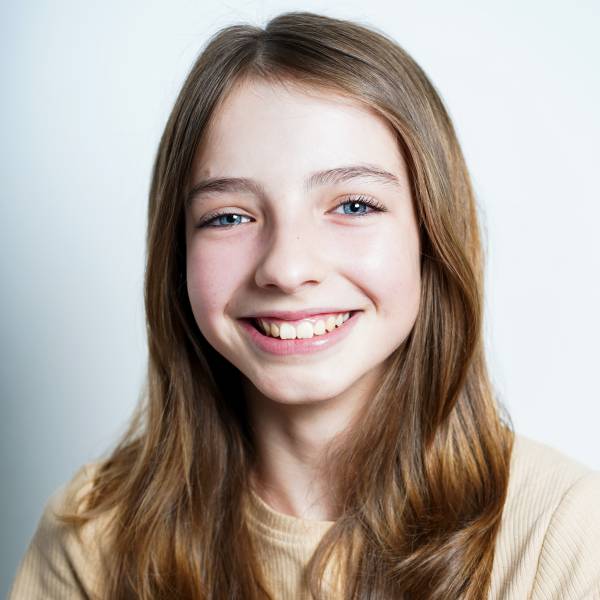 modelka s ID 0102JIV2T9 p021