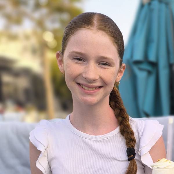 modelka s ID 0102JJ4G1U p021