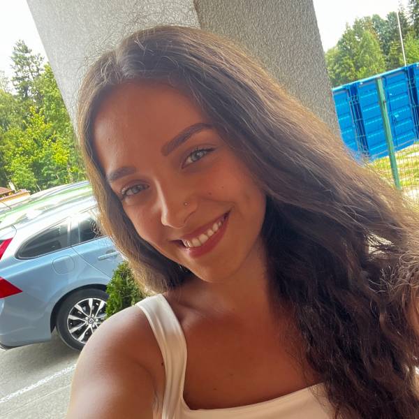 modelka s ID 0102JJL16A p021