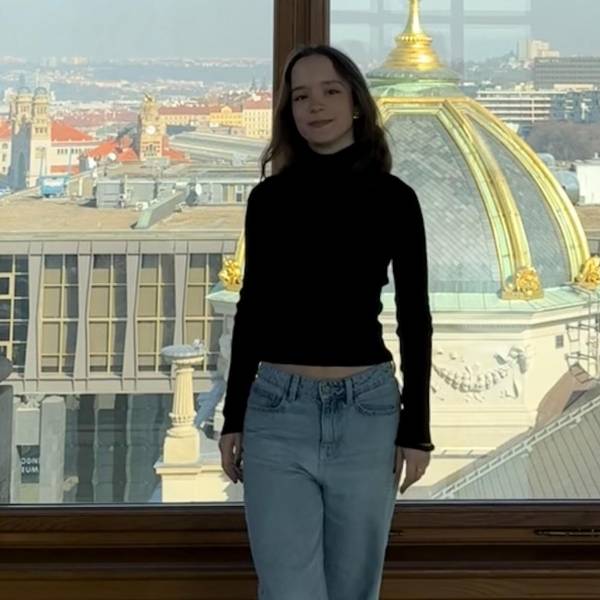 modelka s ID 0102JLVWDU p031