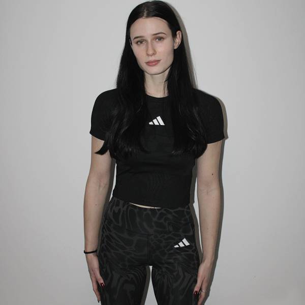 modelka s ID 0102JLX4G4 p031