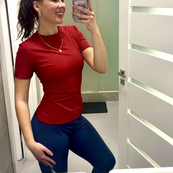 modelka s ID 0102JLYL6L p031