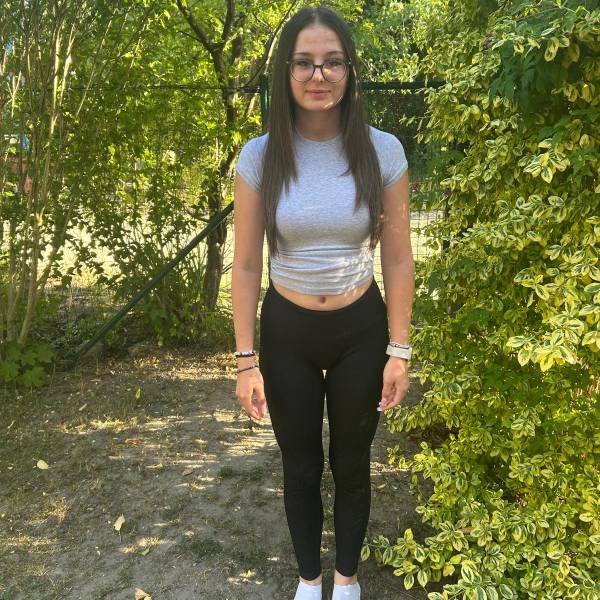 modelka s ID 0102JNLZDB p031