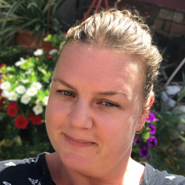 modelka s ID 0102JT1J4Y p021