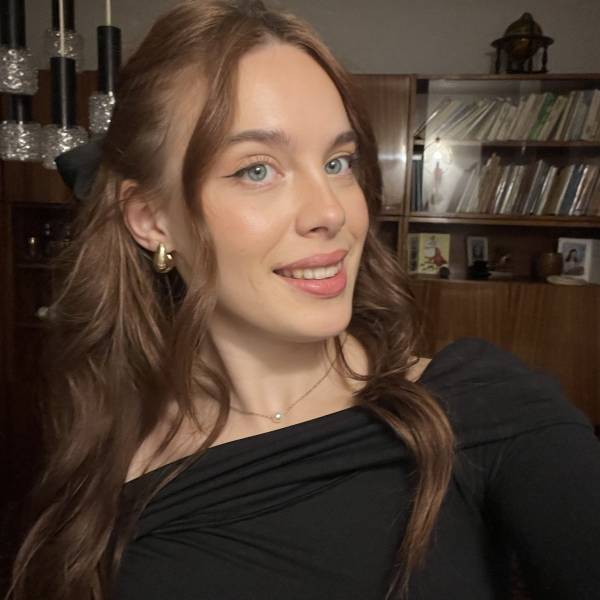 modelka s ID 0102JTNBHO p021