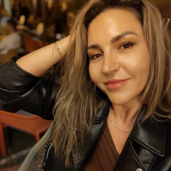 modelka s ID 0102JTVU31 p021