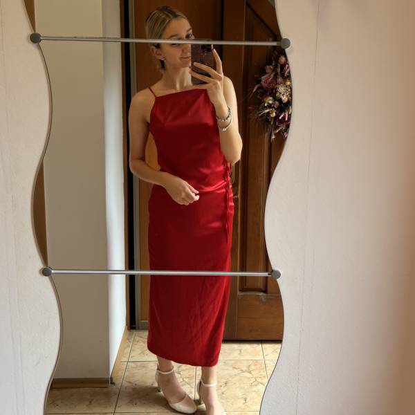 modelka s ID 0102JUOJQL p031