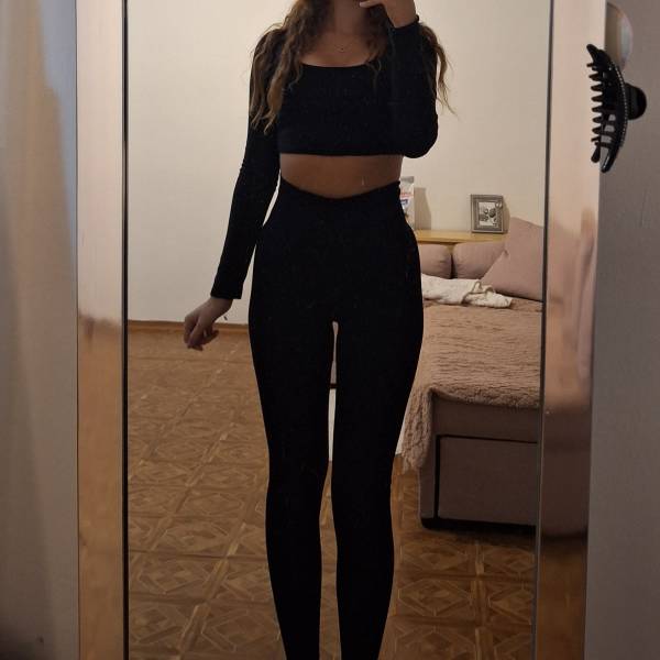 modelka s ID 0102K35HMP p031