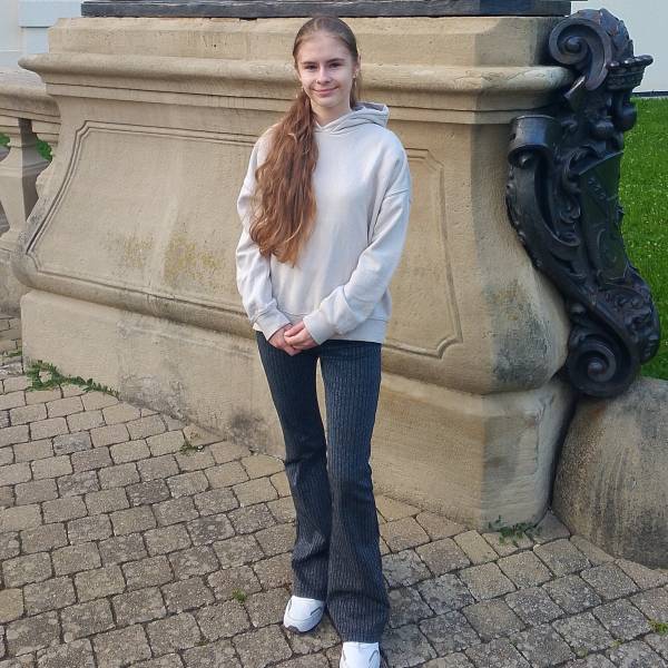 modelka s ID 0102K8I7JM p031