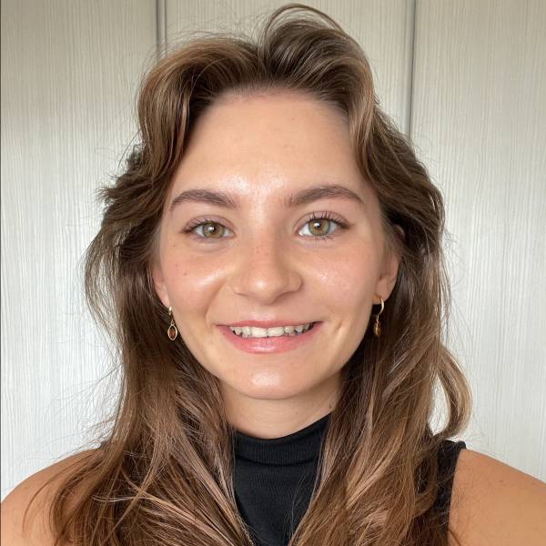 modelka s ID 0102KHSUYB p021