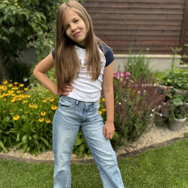 modelka s ID 0102KLDGA8 p031