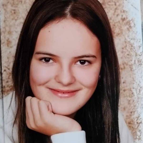 modelka s ID 0102KM9Q9P p021