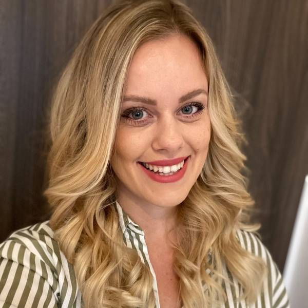 modelka s ID 0102KOHMIF p021