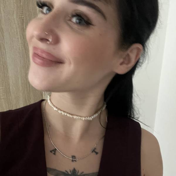 modelka s ID 0102KPMCBV p021