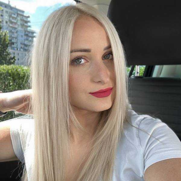 modelka s ID 0102KQ1H5J p021
