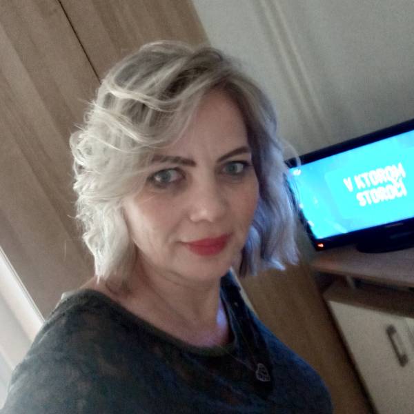 modelka s ID 0102KQFQ1B p021