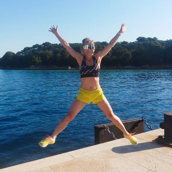 modelka s ID 0102KTGVIU p031