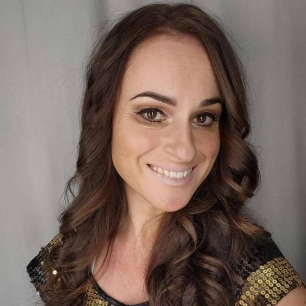 modelka s ID 0102KTSJ67 p021