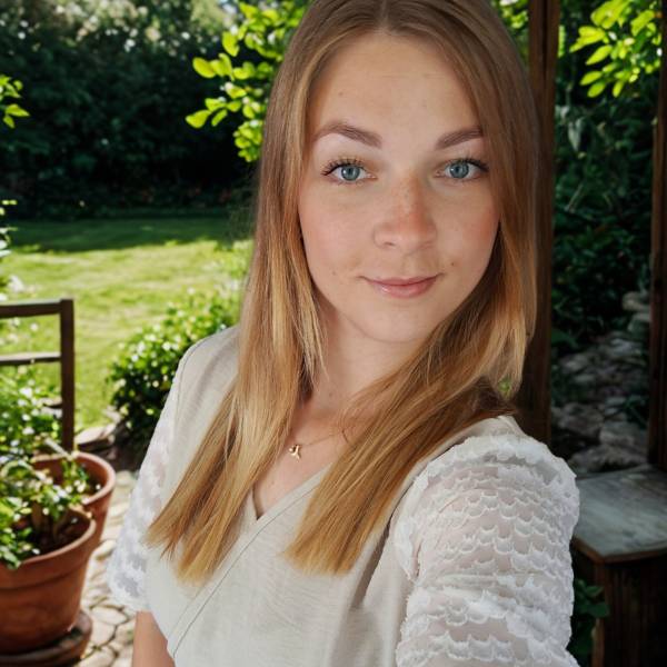 modelka s ID 0102KVCERG p031