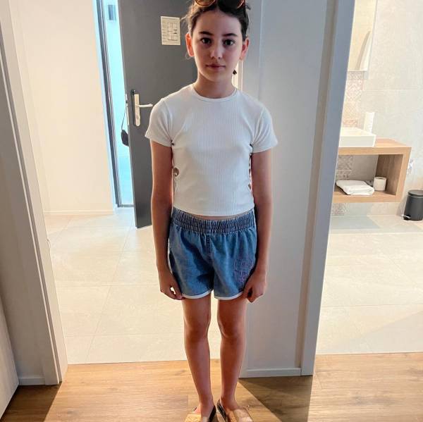 modelka s ID 0102KVNRBB p031