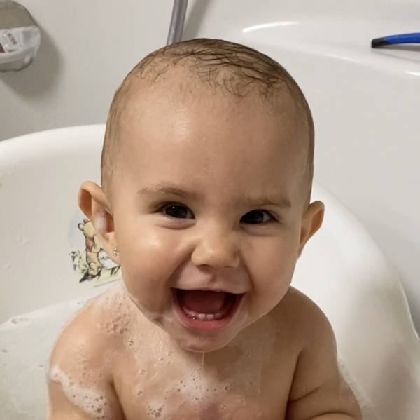 modelka s ID 0102KVR53M p021