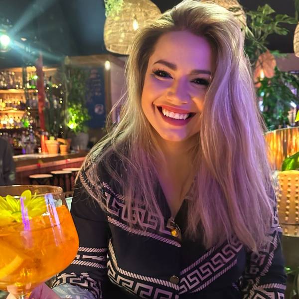 modelka s ID 0102KYSH2F p021