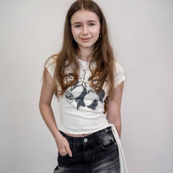 modelka s ID 0102KZFEFX p031